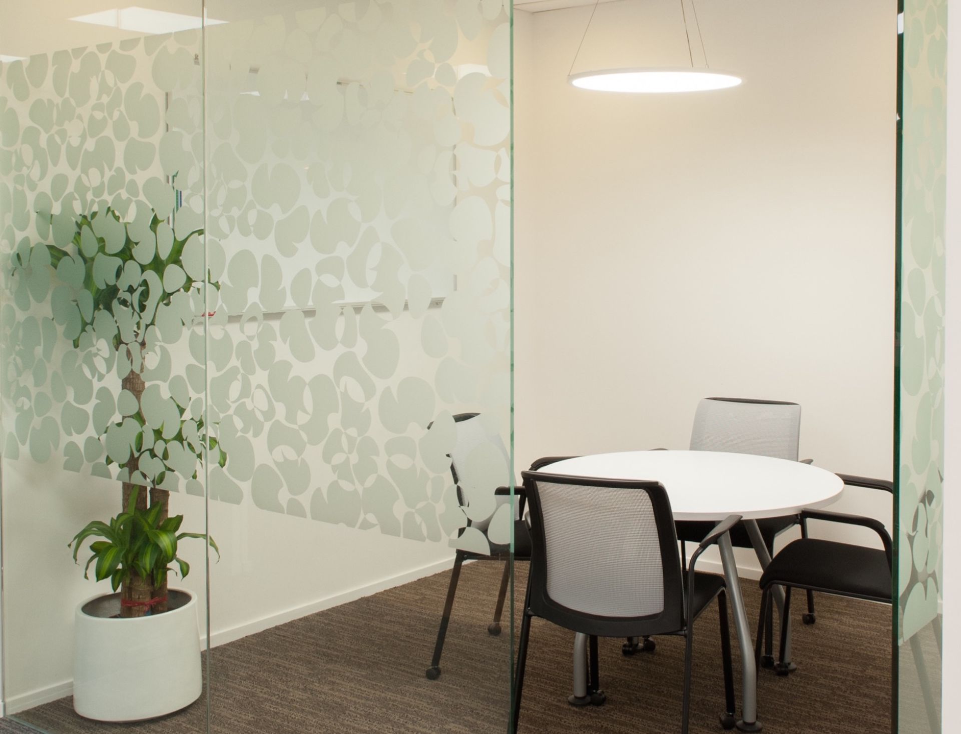 Inviting & Collaborative Workplace - Interspace