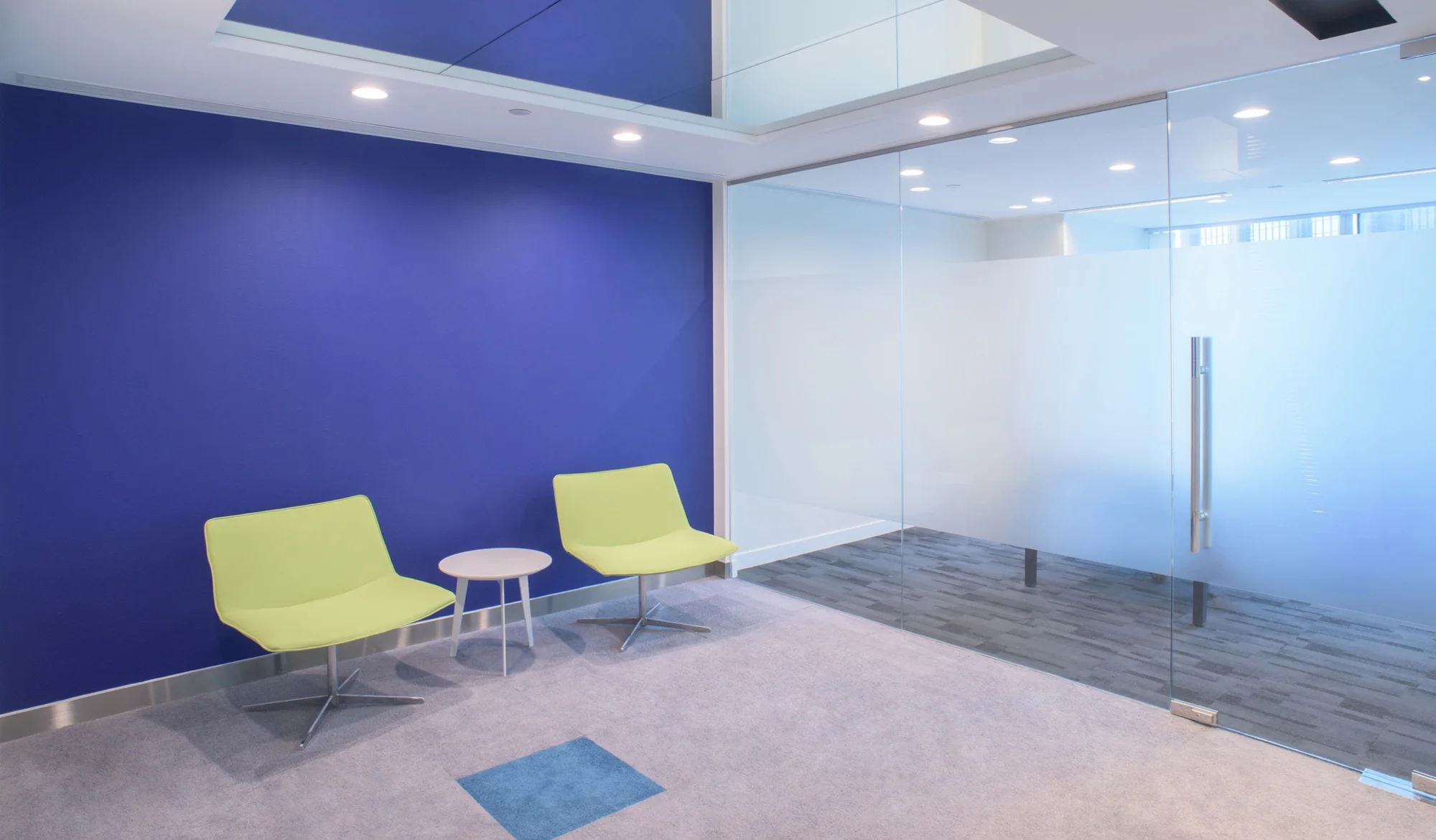 Feature Guest Seating